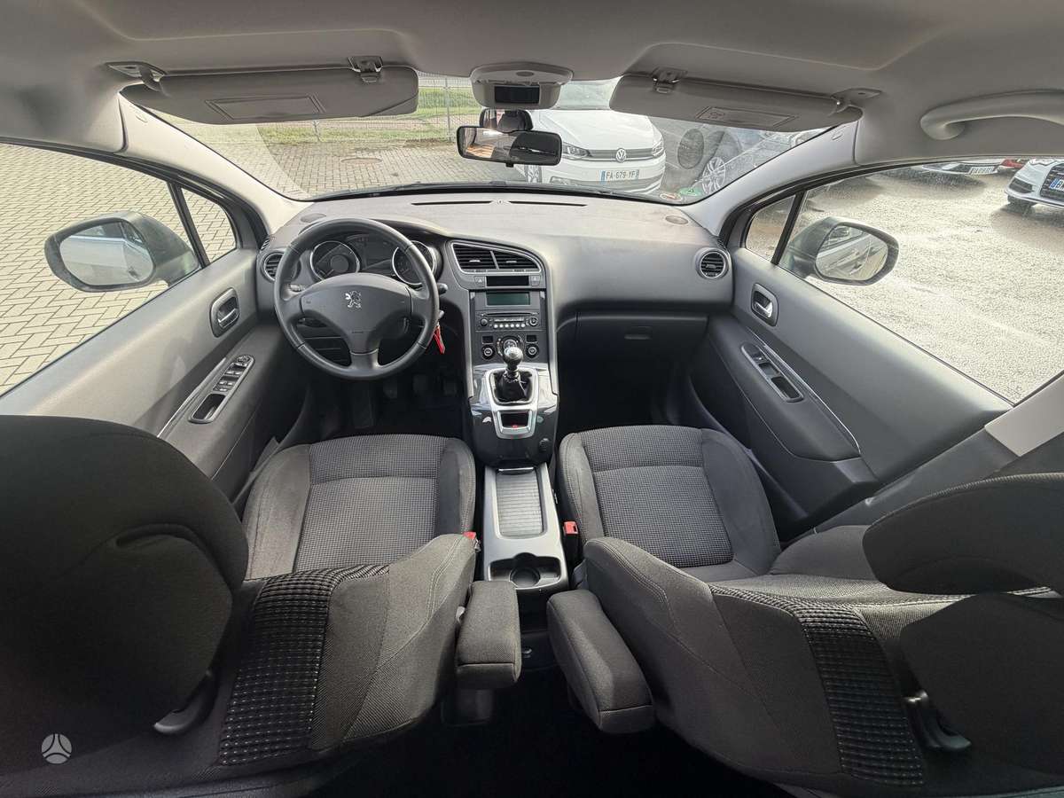 Peugeot 5008 2011 — photo 9