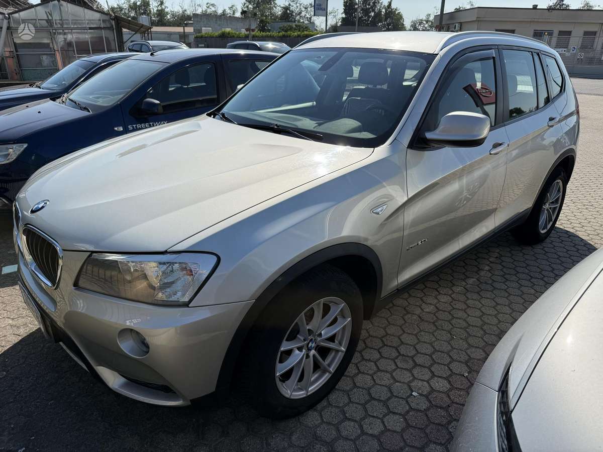 BMW X3 2011 — rear view