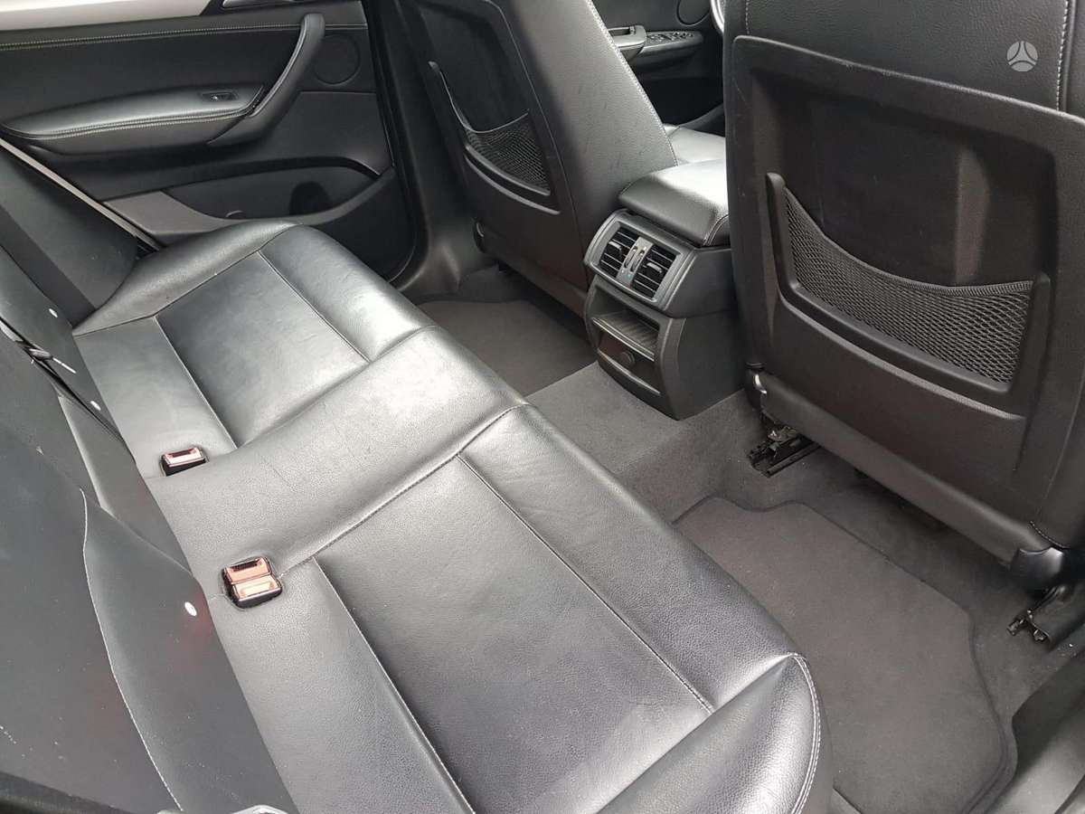 BMW X3 2011 — photo 8