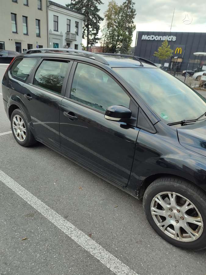 Ford Focus 2008 — салон