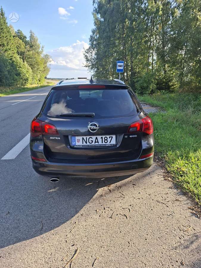 Opel Astra 2012 — photo 5