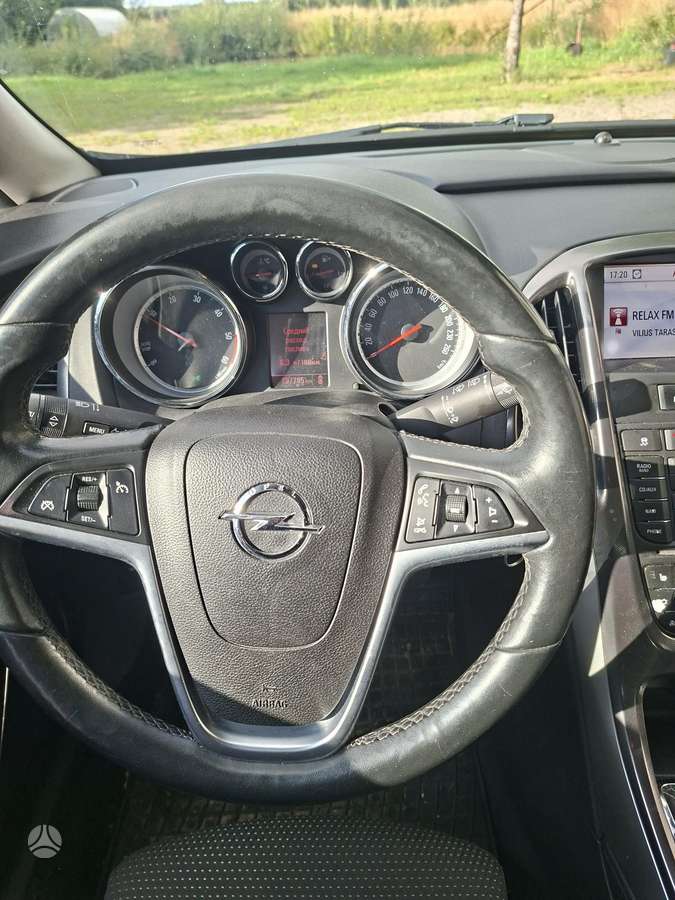 Opel Astra 2012 — photo 7