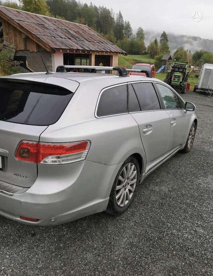 Toyota Avensis 2010 — photo 5