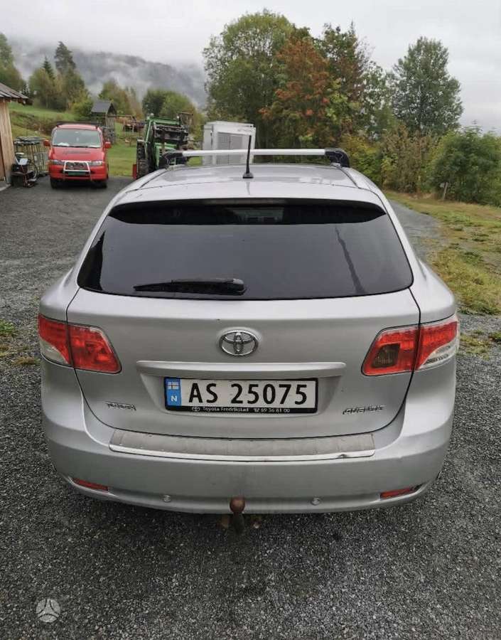 Toyota Avensis 2010 — photo 7