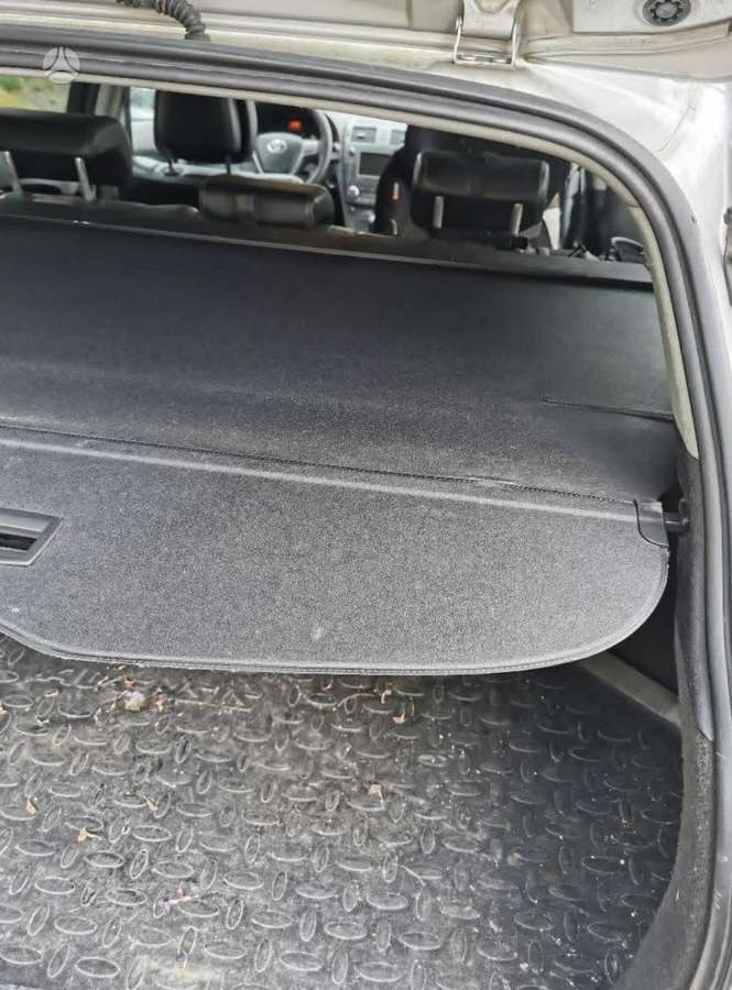 Toyota Avensis 2010 — photo 9