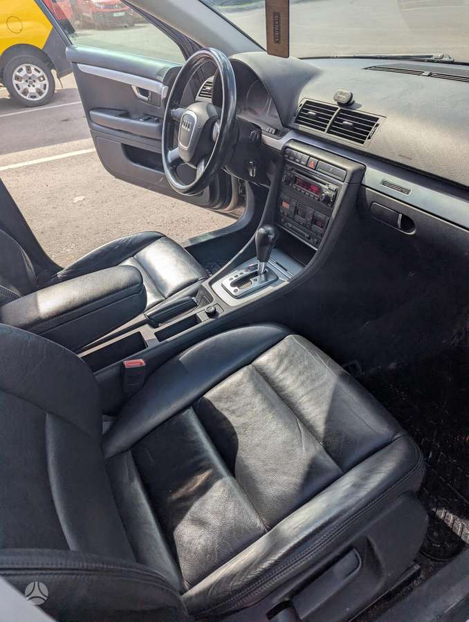 Audi A4 2005 — photo 8