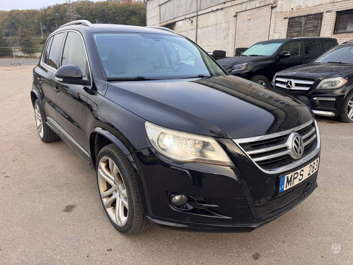 Volkswagen Tiguan 2008 — rear view