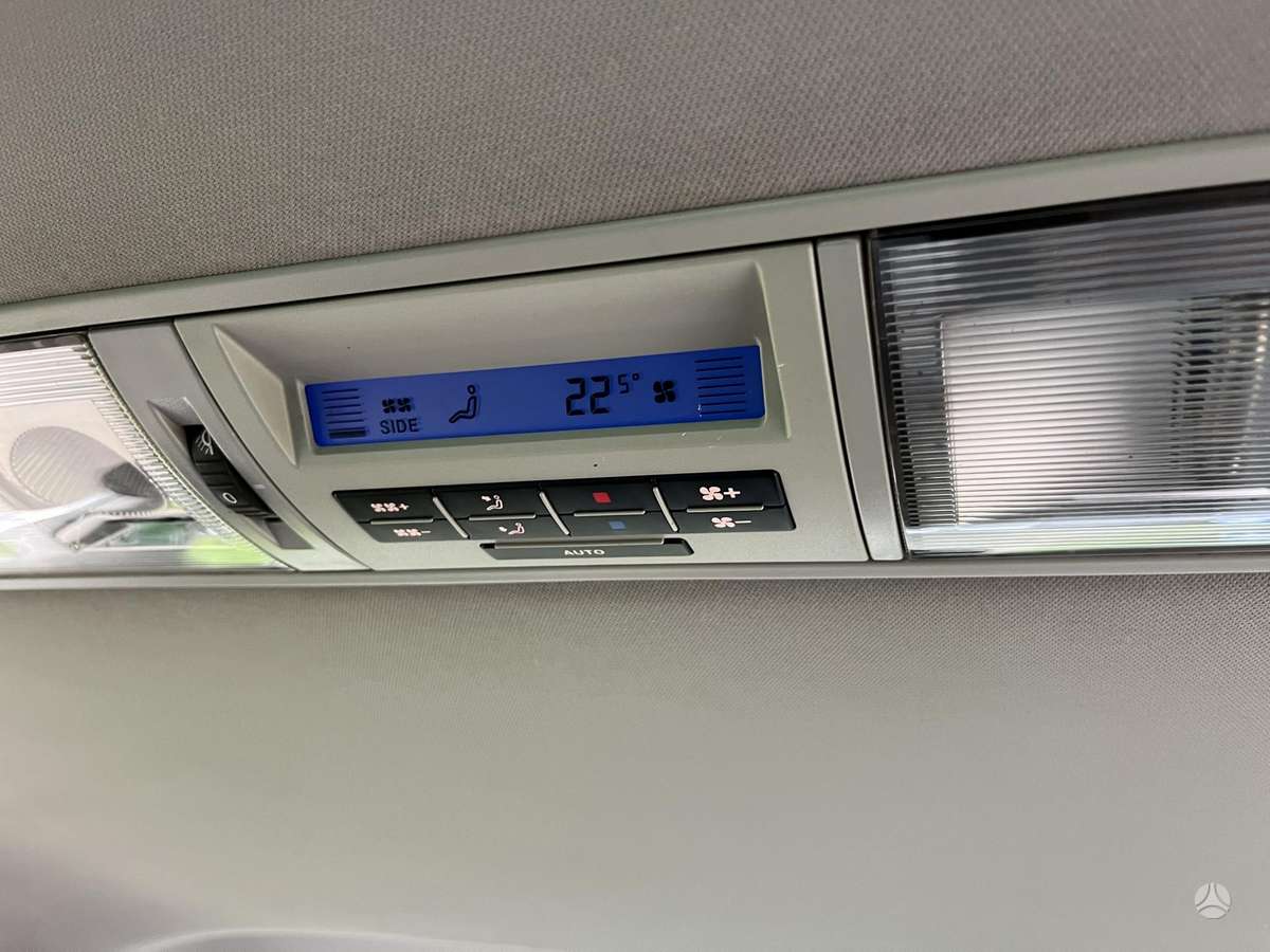 Volkswagen Multivan 2006 — photo 17