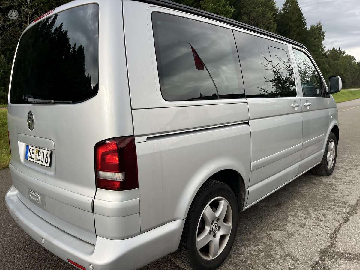 Volkswagen Multivan 2006 — rear view