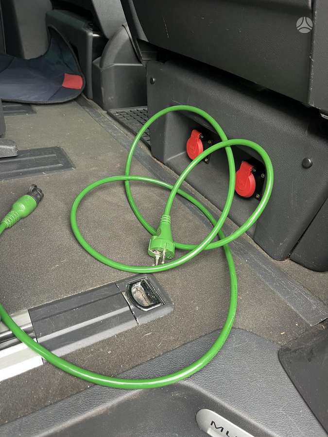 Volkswagen Multivan 2006 — photo 32