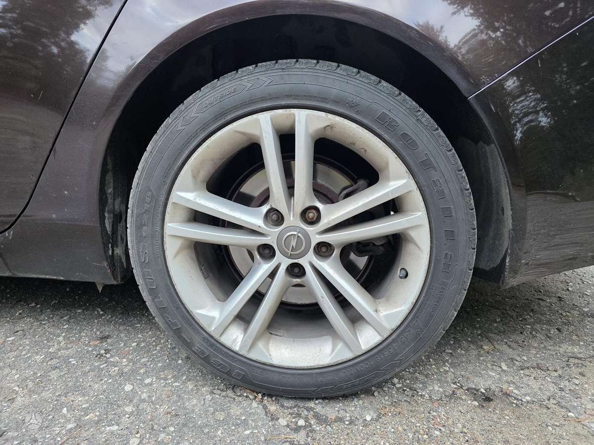Opel Insignia 2014 — photo 17