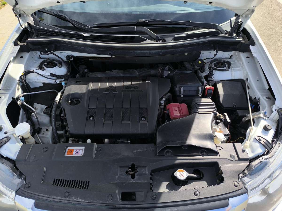 Mitsubishi Outlander 2014 — photo 19