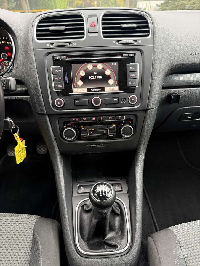 Volkswagen Golf 2011 — photo 12