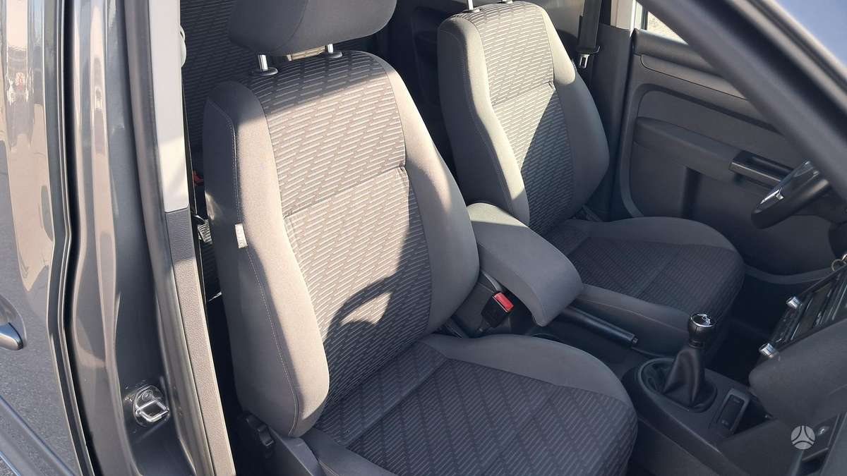 Volkswagen Caddy 2011 — photo 10