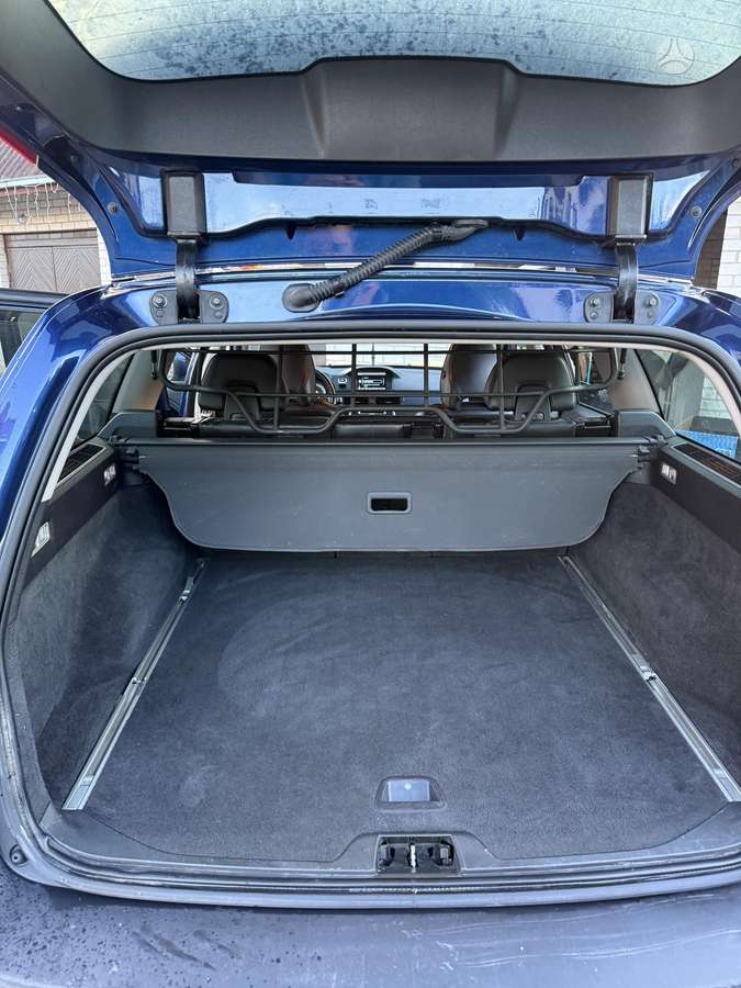 Volvo XC70 2012 — photo 11