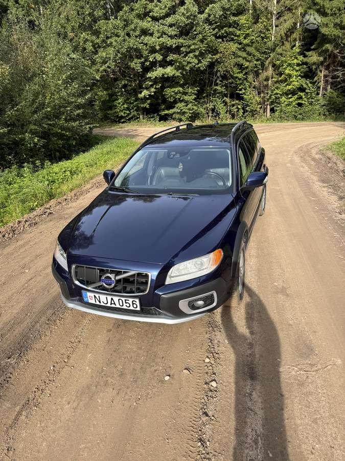 Volvo XC70 2012 — engine 2400 cm³, 215 HP (158kW)