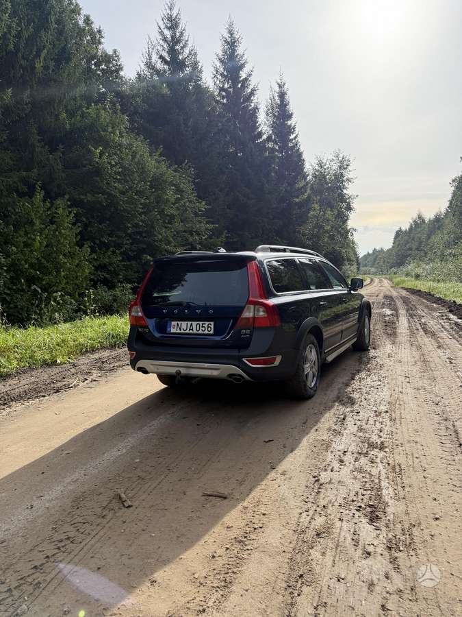 Volvo XC70 2012 — photo 8