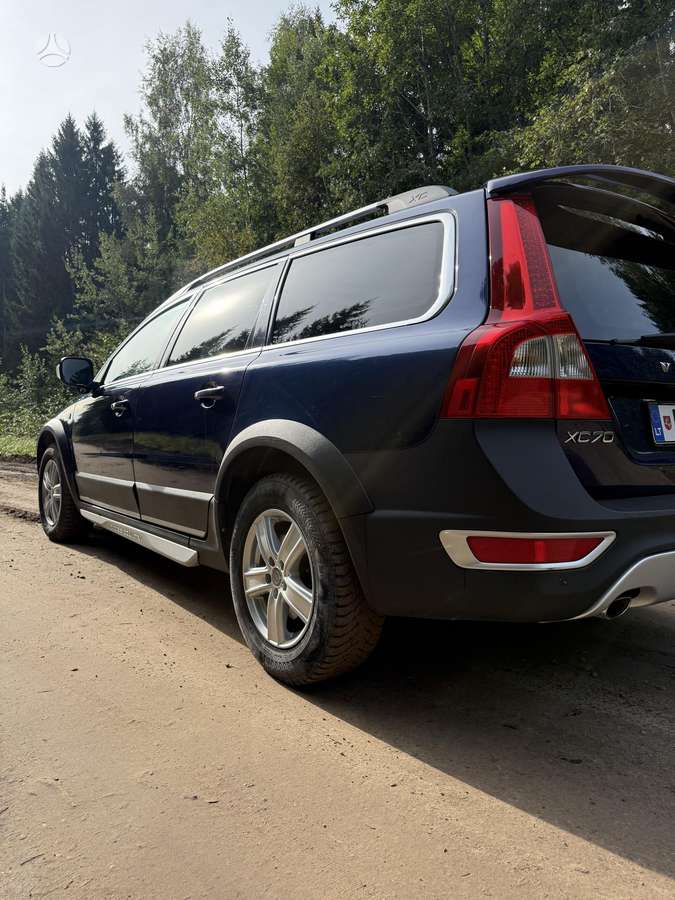 Volvo XC70 2012 — photo 9