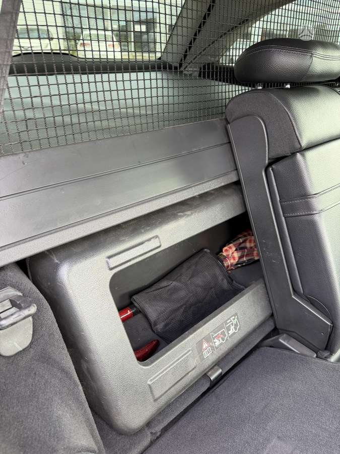 Mercedes-Benz E270 2004 — photo 13