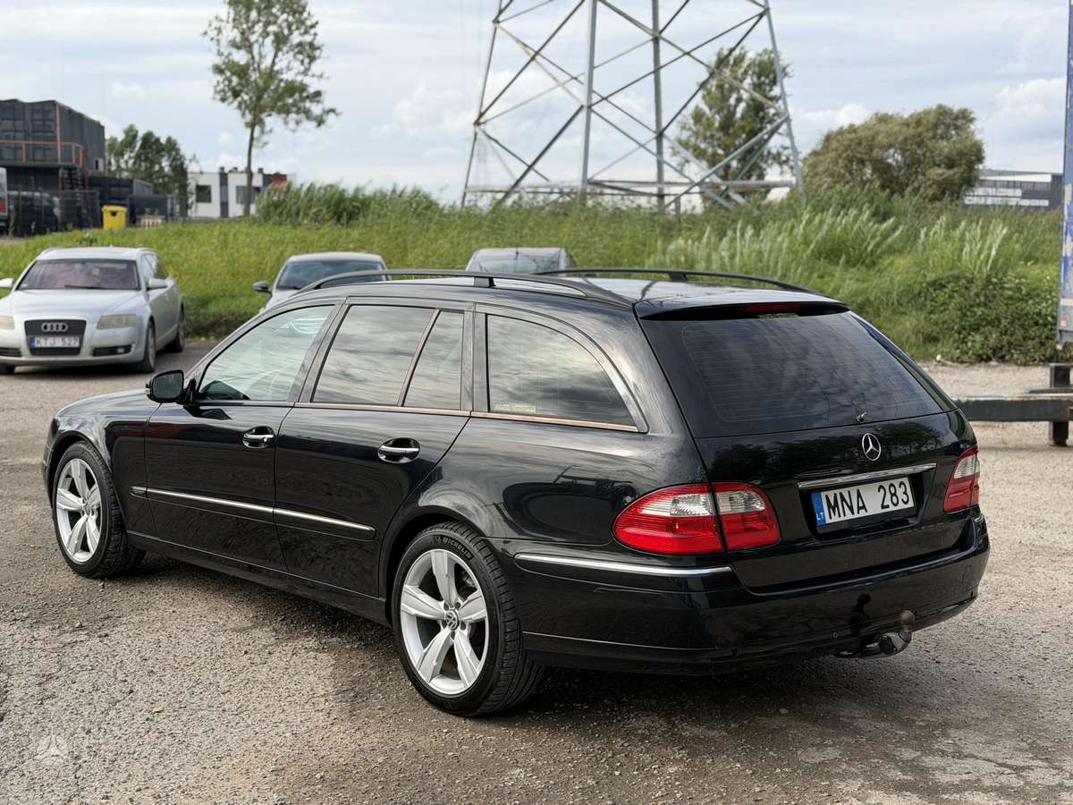 Mercedes-Benz E270 2004 — interior
