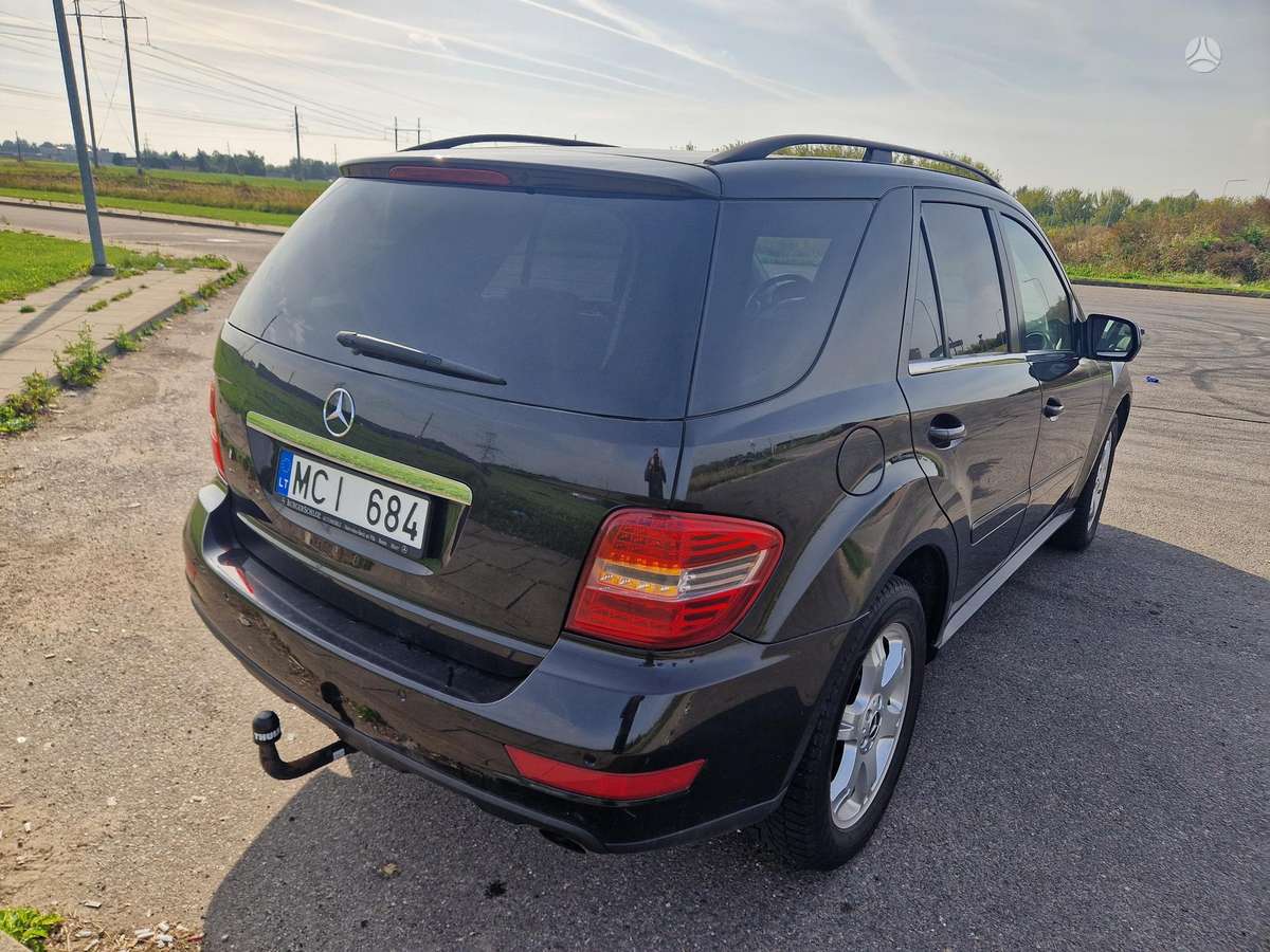 Mercedes-Benz ML280 2009 — двигун 2987 cm³, 190 HP (140kW)