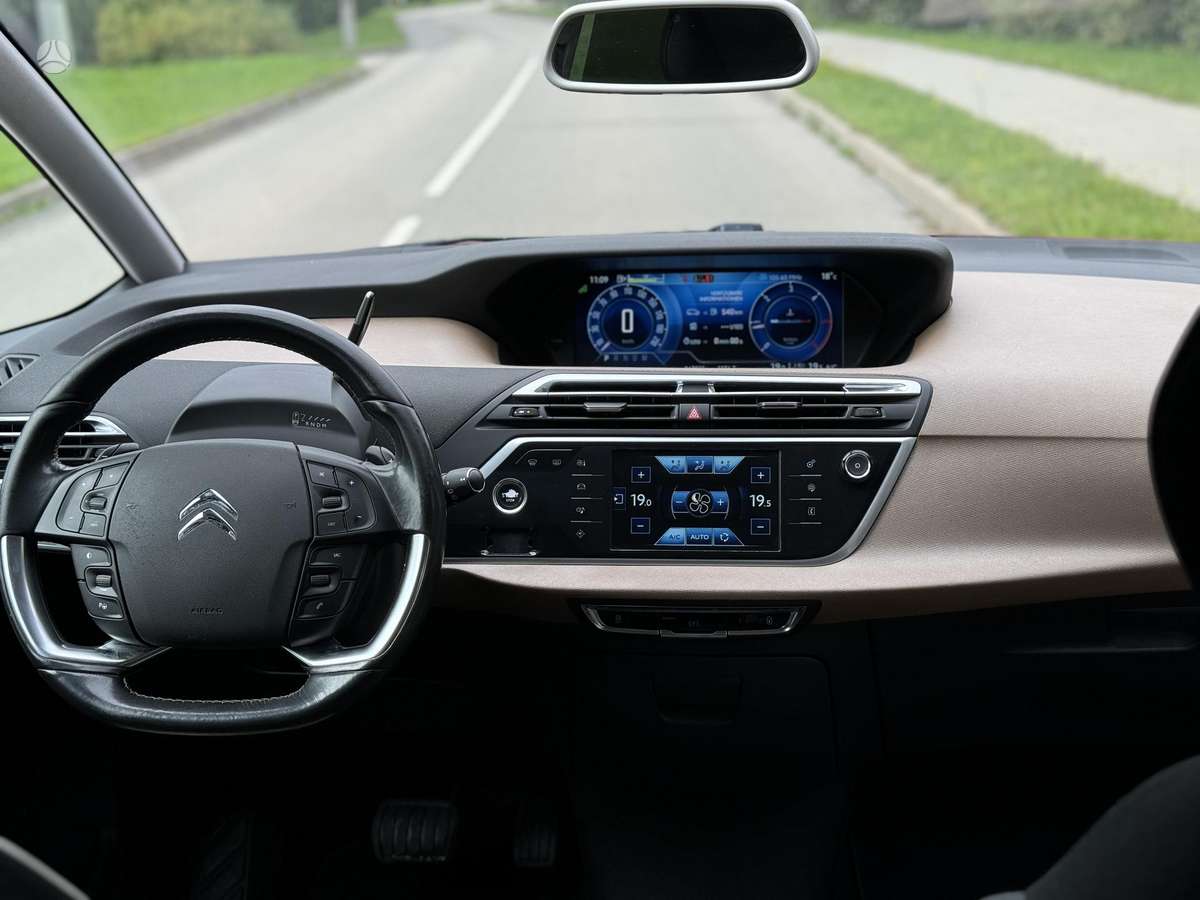 Citroen Grand 2014 — photo 22