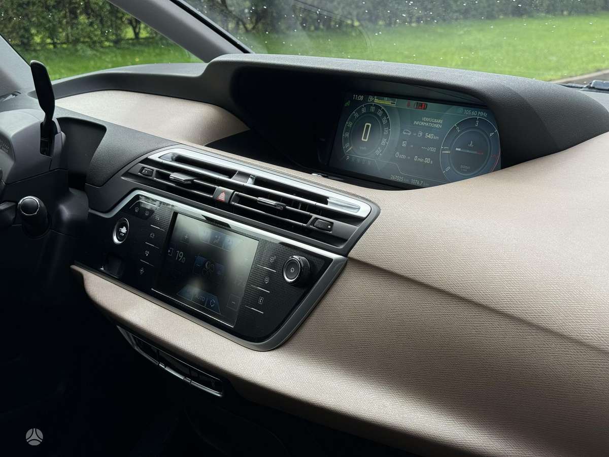 Citroen Grand 2014 — photo 23