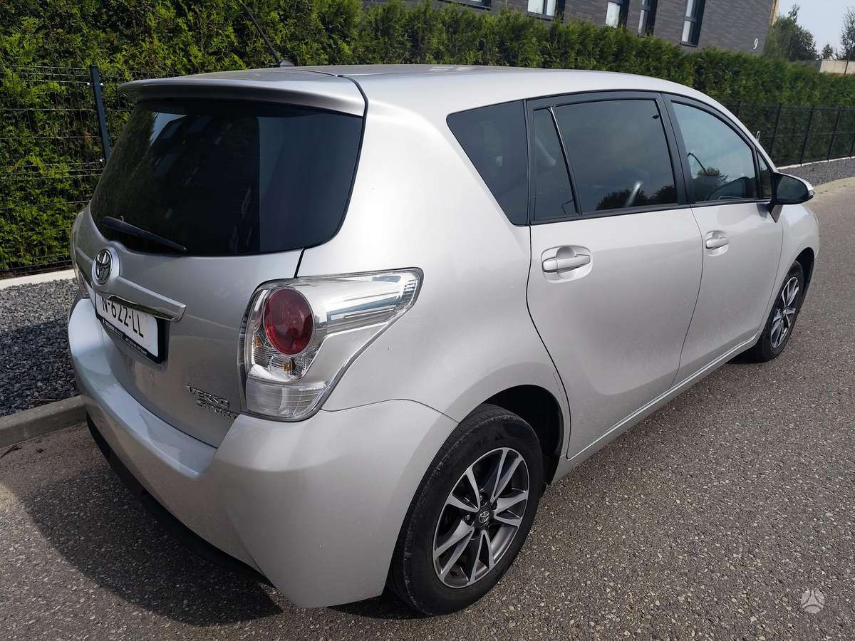 Toyota Verso 2013 — двигун 1598 cm³, 132 HP (97kW)