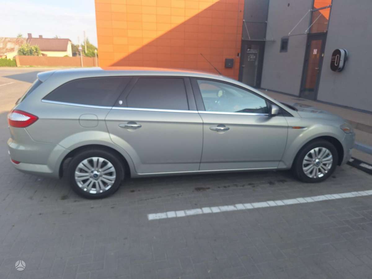 Ford Mondeo 2010 — photo 12
