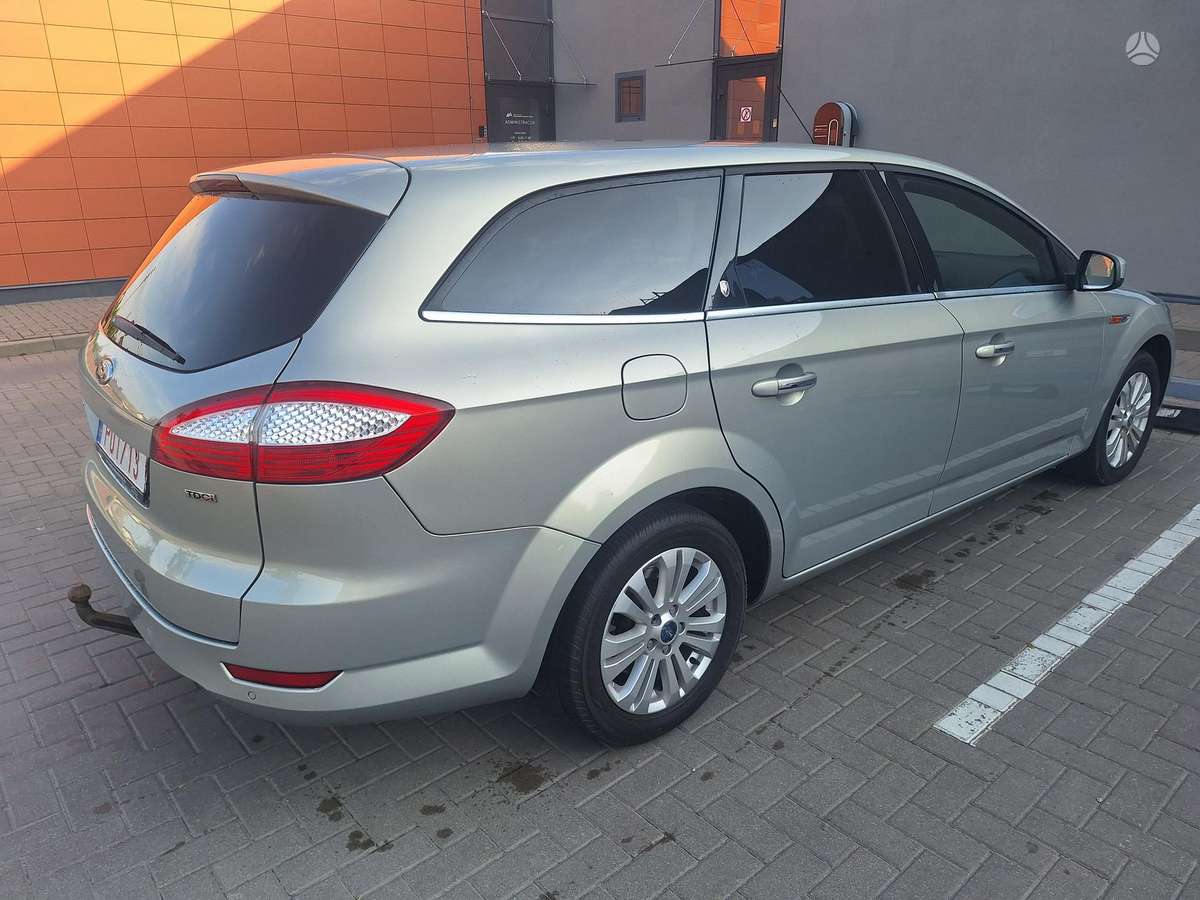 Ford Mondeo 2010 — photo 13