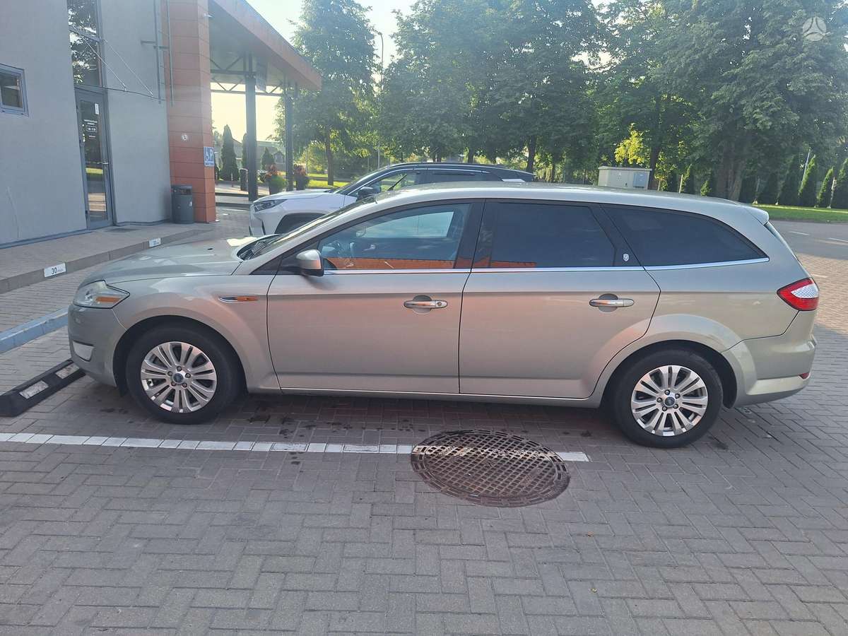 Ford Mondeo 2010 — photo 15