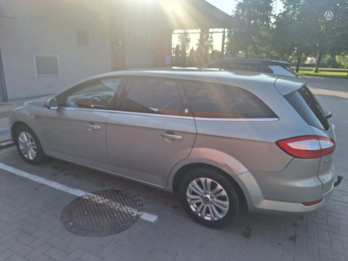Ford Mondeo 2010 — photo 16