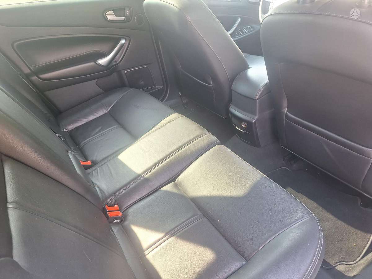 Ford Mondeo 2010 — photo 20