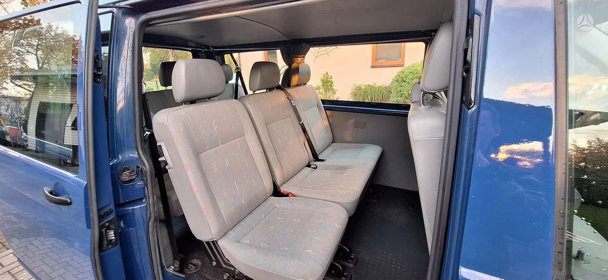 Volkswagen Transporter 2009 — photo 10