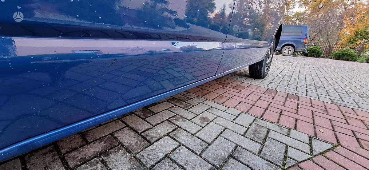 Volkswagen Transporter 2009 — photo 17