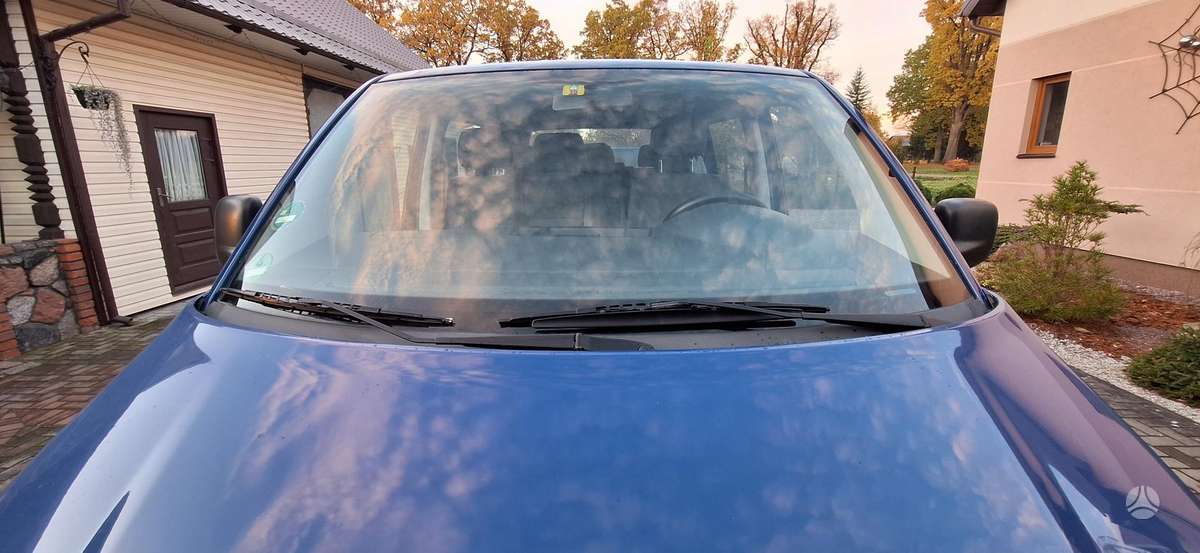 Volkswagen Transporter 2009 — photo 18