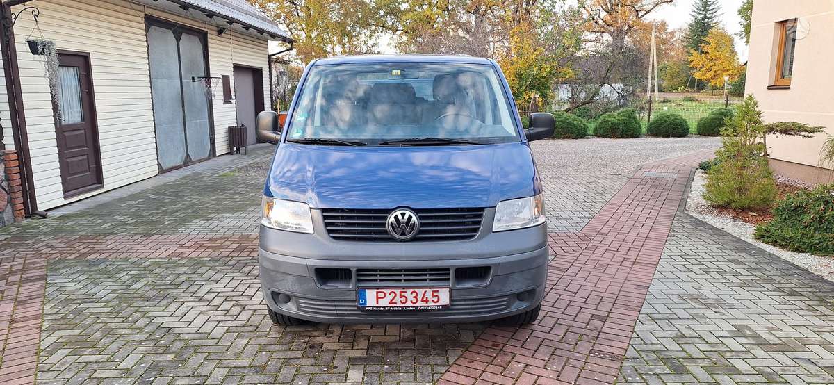 Volkswagen Transporter 2009 — interior