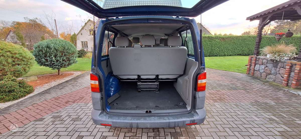 Volkswagen Transporter 2009 — photo 8