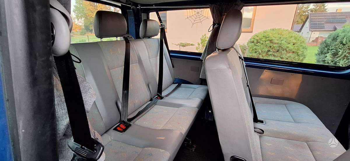Volkswagen Transporter 2009 — photo 9