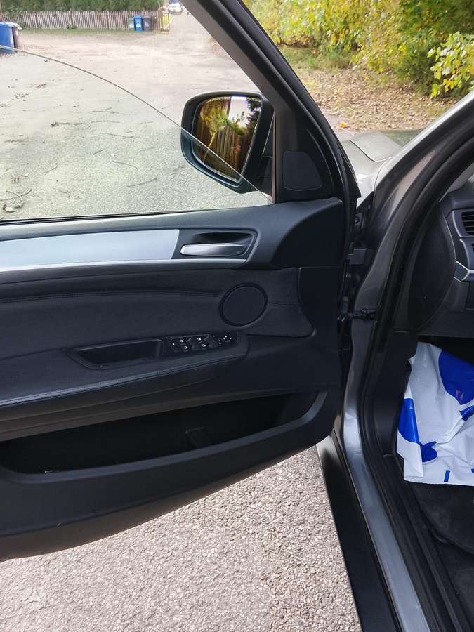 BMW X5 2009 — photo 13