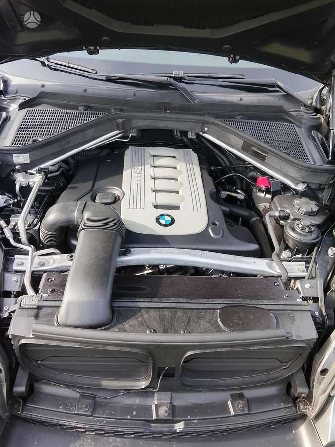 BMW X5 2009 — photo 14
