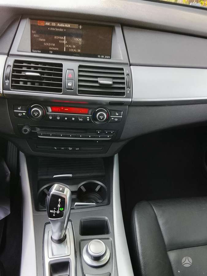 BMW X5 2009 — photo 16
