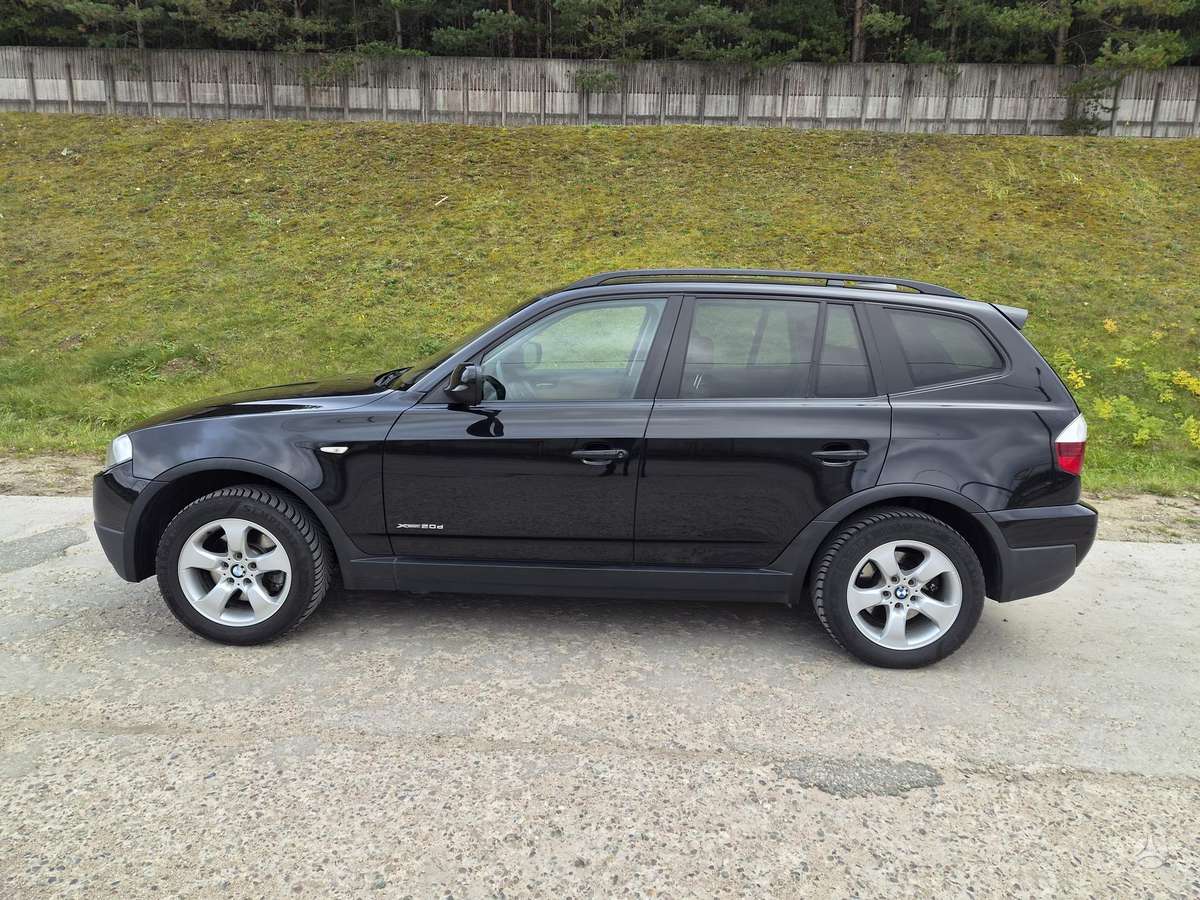 BMW X3 2010 — вигляд ззаду