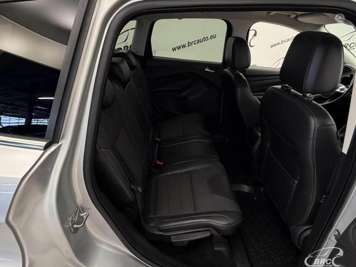 Ford Kuga 2015 — photo 11