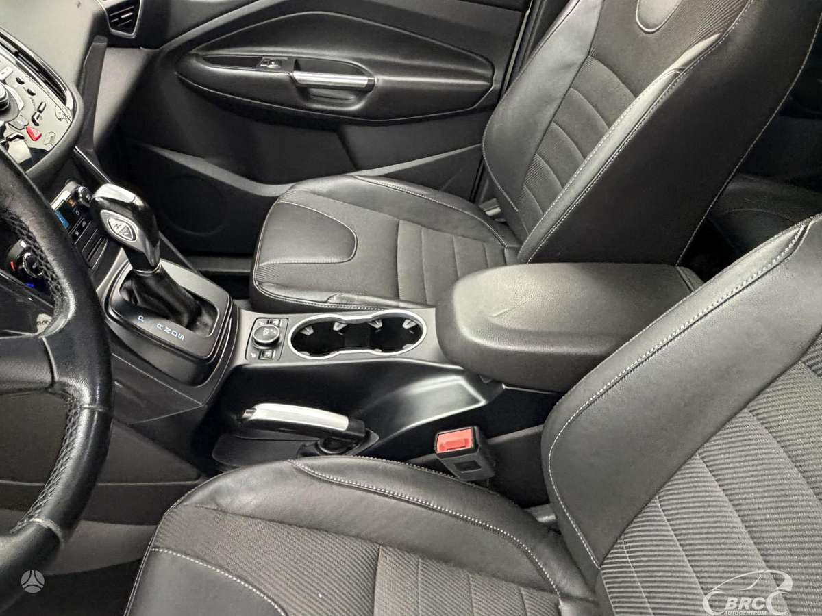 Ford Kuga 2015 — photo 24