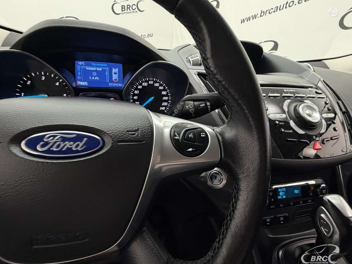 Ford Kuga 2015 — photo 28