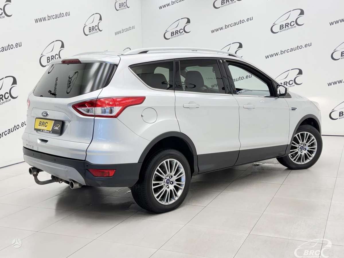 Ford Kuga 2015 — interior