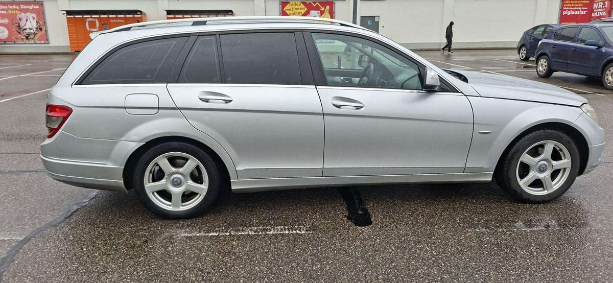 Mercedes-Benz C200 2009 — photo 6