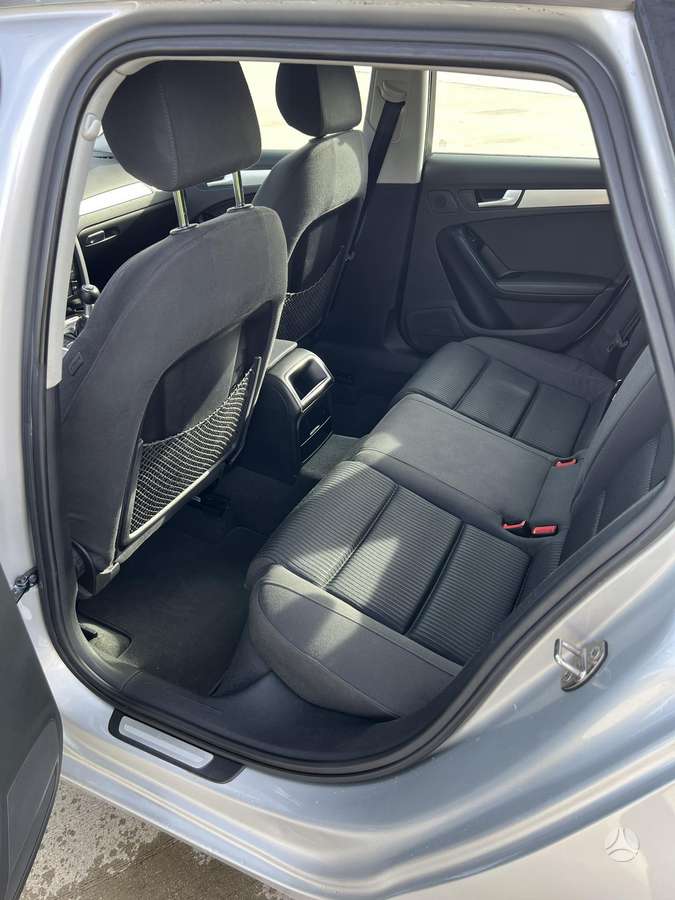 Audi A4 2009 — photo 10