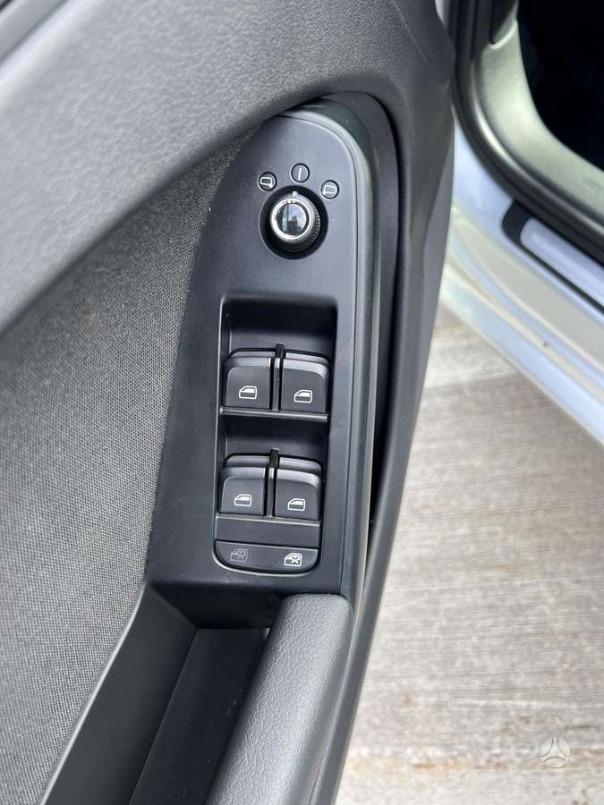 Audi A4 2009 — photo 12